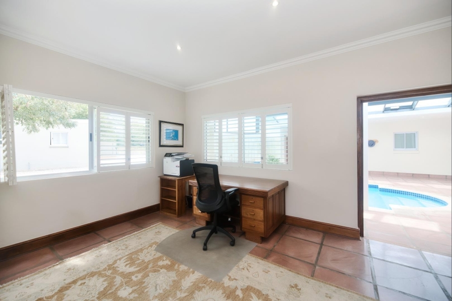 5 Bedroom Property for Sale in Fernkloof Estate Western Cape